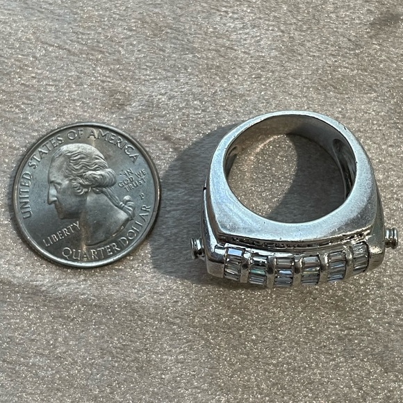 925 Sterling Silver And CZ Ring - Picture 6 of 9